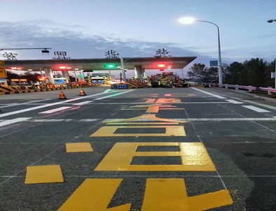 石河子石河子高速道路划线施工